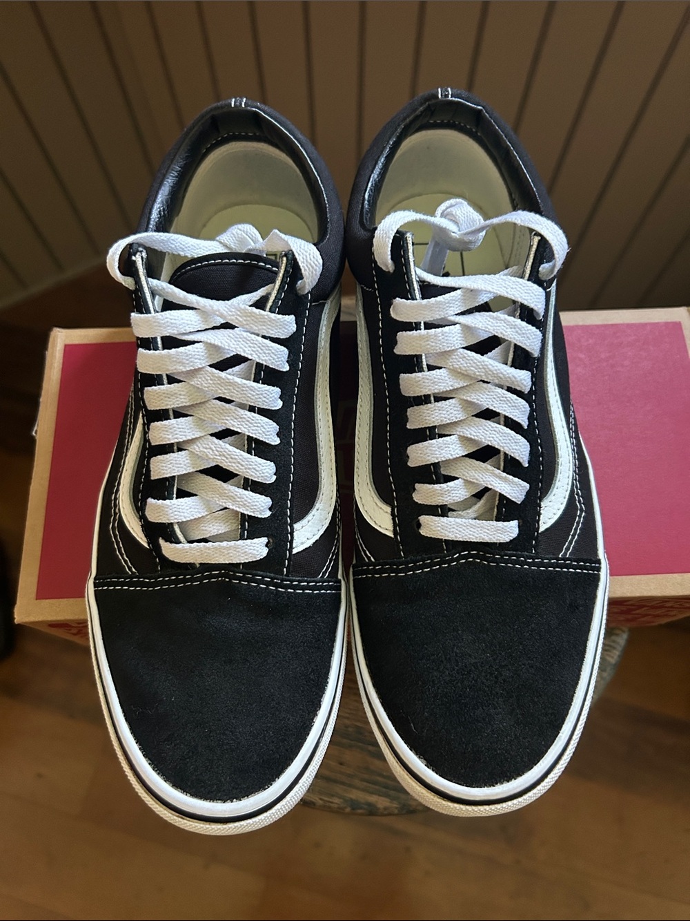 Vans Old Skool Men Size 10.5 or women 12 Black/White Suede And Canvas Low top